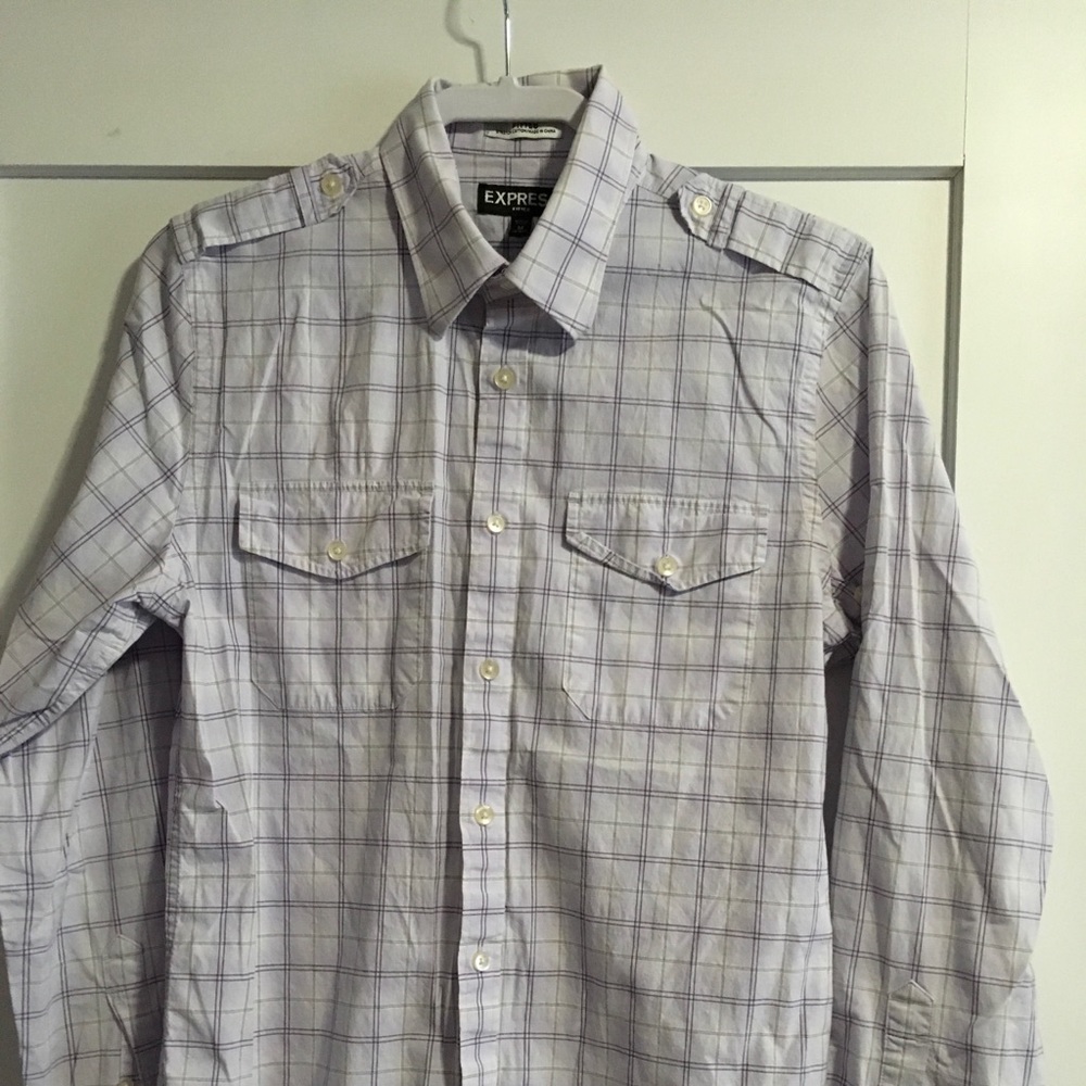 Like new Express men’s dress shirt.